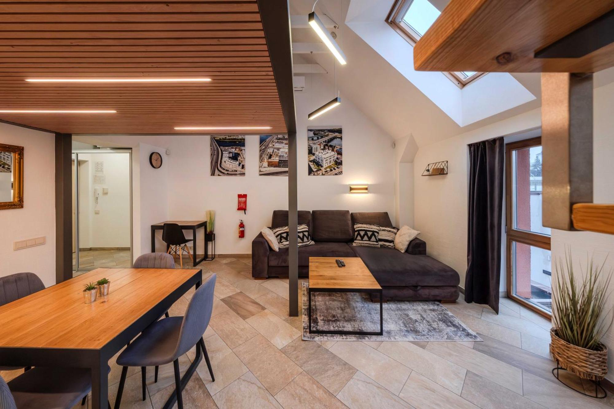 King Mindaugas Apartments Каунас Екстер'єр фото
