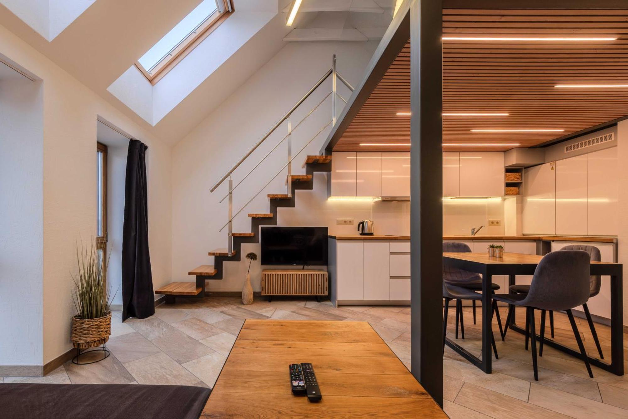 King Mindaugas Apartments Каунас Екстер'єр фото